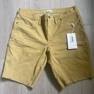 Size 6 Bermuda shorts NWT